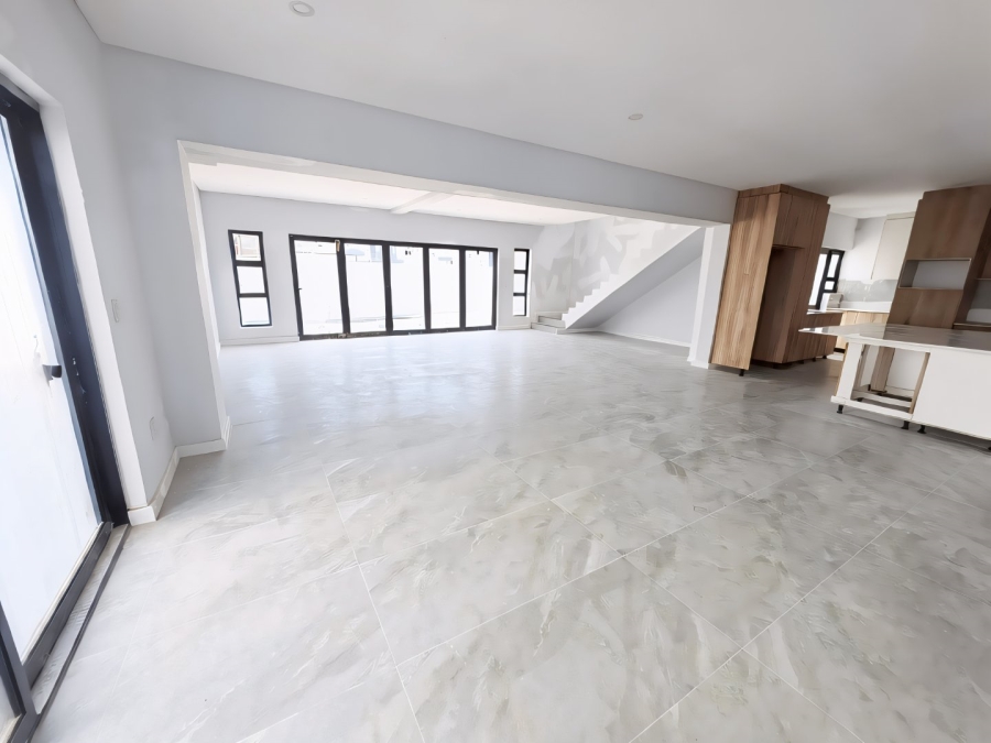 5 Bedroom Property for Sale in Sandown Western Cape